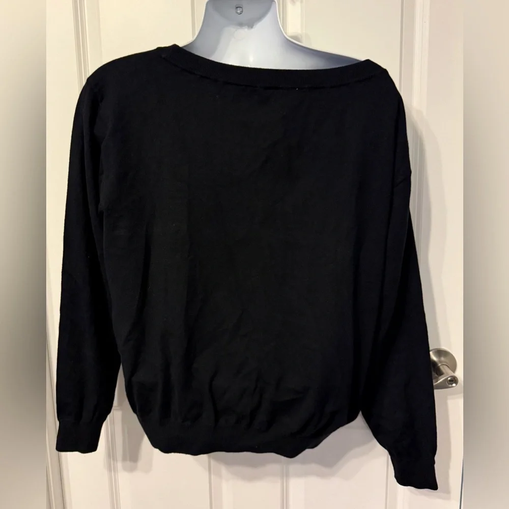 Elegant Black Off-the-Shoulder Sweater - Picture 2 of 4